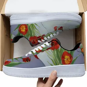 Men Tulips Low Top Shoes