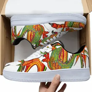 Men Clutching Dragon Low Top Shoes