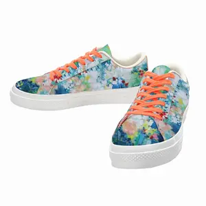 Men Underneath A Peaceful Sky Low Top Canvas Shoes