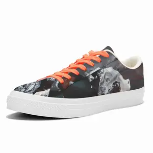 Men Lie Low Top Canvas Shoes