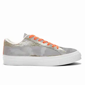 Men Gold Waves Low Top Canvas Shoes