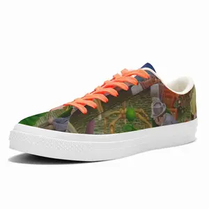 Men Along The Border Of Dream Low Top Canvas Shoes