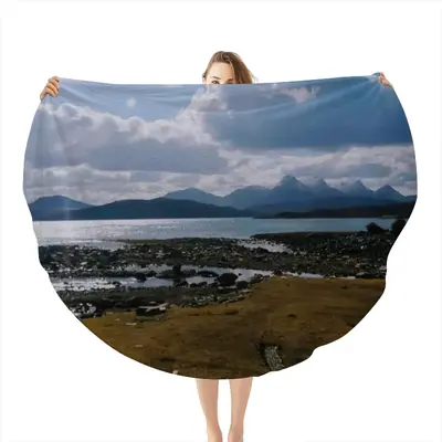 Cold Spring Day Flannel Blanket (Round)