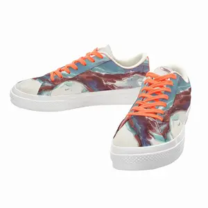 Men Passing By Low Top Canvas Shoes