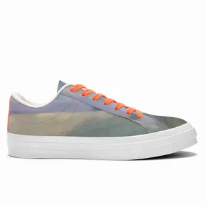 Men In The Cool Breeze Low Top Canvas Shoes