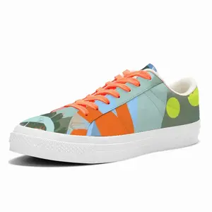 Men Dance In The Waves Low Top Canvas Shoes