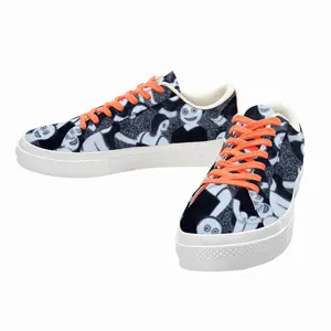 Men Down On The Beach Low Top Canvas Shoes