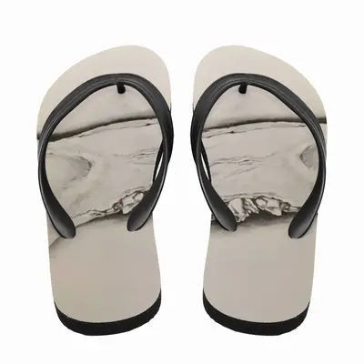 Men Close Look 2 Flip Flop Slippers