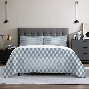 Lucky Punch 3-Piece Bedding Set