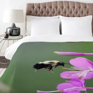 Bee Full Of Pollen 3-Piece Bedding Set