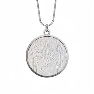 Cardi Snake Bone Chain Round Pendant Necklace