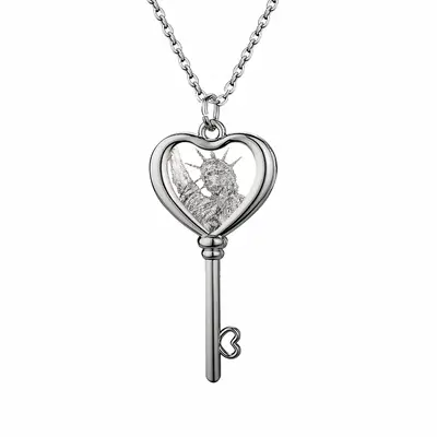 The Statue Of Liberty Heart Shaped Key Necklace