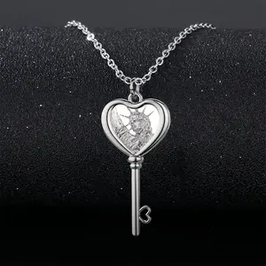 The Statue Of Liberty Heart Shaped Key Necklace