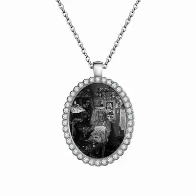 Old Cobbler Oval Pendant Necklace