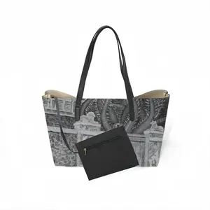 The Gatekeeper Leather Shopping Hanbag