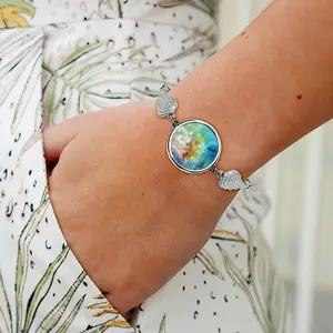 Atmosphair Winged Circular Bracelet