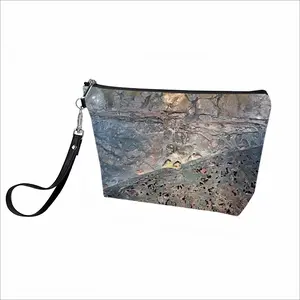 Magma Handheld Makeup Bag