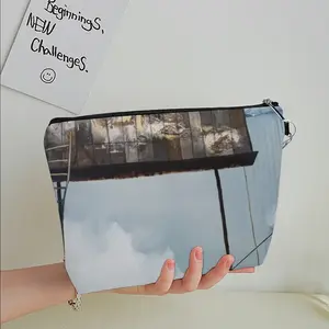 Rising And Falling Handheld Makeup Bag