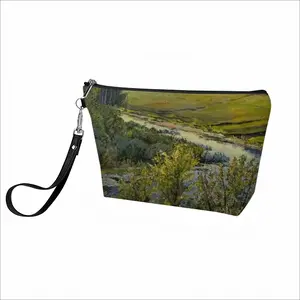 Country Landscape Realism Handheld Makeup Bag