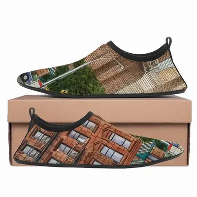 Men Brooklyn Bridge Apartments New York City Diving Beach Shoes