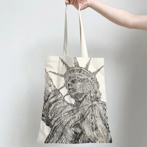 The Statue Of Liberty Shopping Bag (Linen)