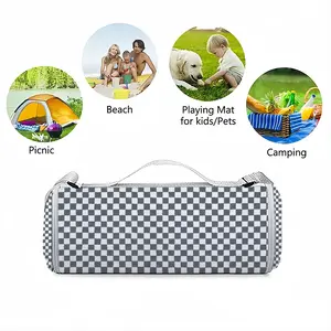 Black-And-White Picnic Mat (Round)