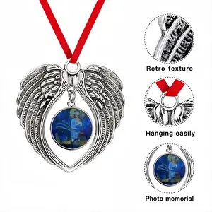 Diva Who Safe Dreams Christmas Wings Pendant