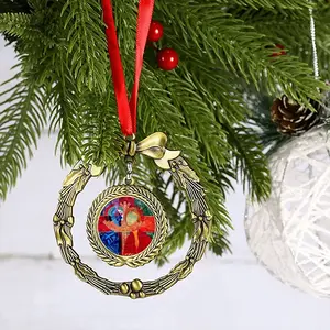 Beatrice C Christmas Wreaths Pendant