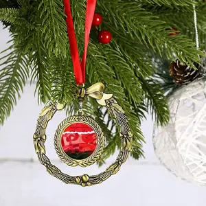 The Rip Christmas Wreaths Pendant