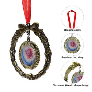 Nucleus Christmas Wreaths Pendant