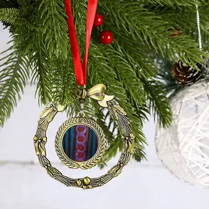 Grooved Track Christmas Wreaths Pendant