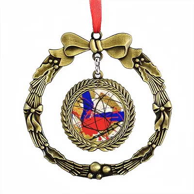 Meghan Christmas Wreaths Pendant