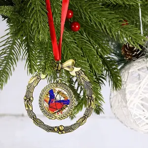 Meghan Christmas Wreaths Pendant