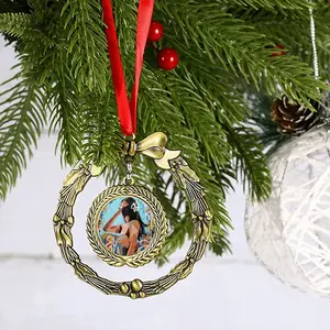 At The Beach Christmas Wreaths Pendant