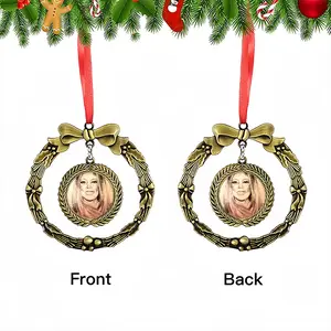 Wendy Williams Christmas Wreaths Pendant