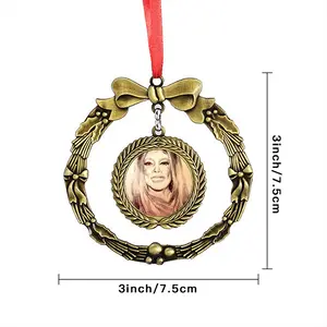 Wendy Williams Christmas Wreaths Pendant