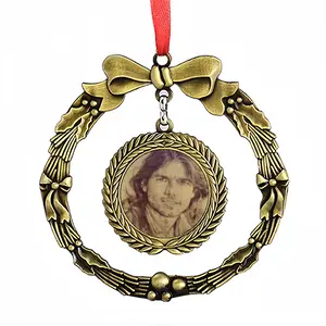 Tom Cruise Portrait Christmas Wreaths Pendant