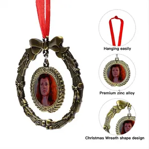 Tanya Christmas Wreaths Pendant