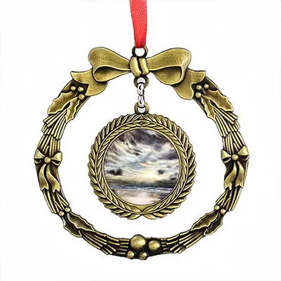 Shining Moment Christmas Wreaths Pendant