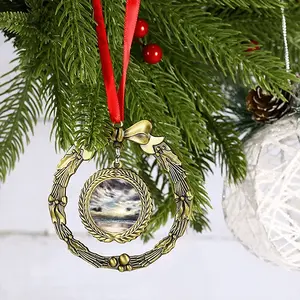 Shining Moment Christmas Wreaths Pendant