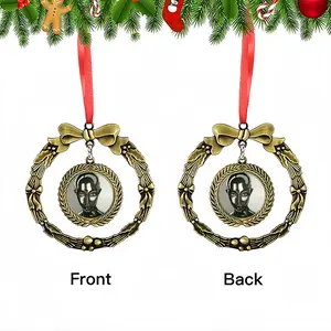 Alina Alien Christmas Wreaths Pendant