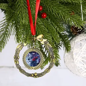 Mystic Royalty Christmas Wreaths Pendant