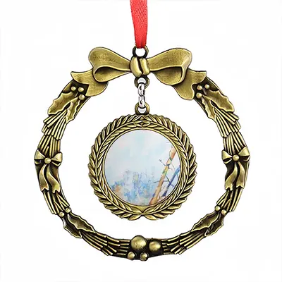 Awakening Christmas Wreaths Pendant