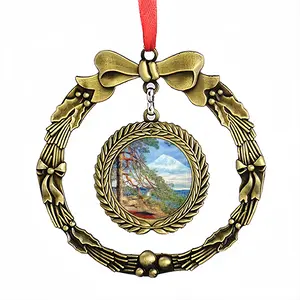 Red Carpet Christmas Wreaths Pendant