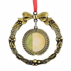 Untitled 2 Christmas Wreaths Pendant