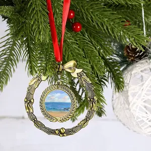 At The Beach Christmas Wreaths Pendant