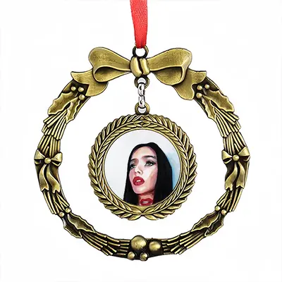 Inner Voice Christmas Wreaths Pendant