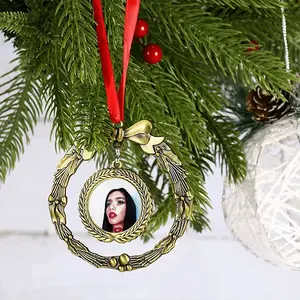 Inner Voice Christmas Wreaths Pendant