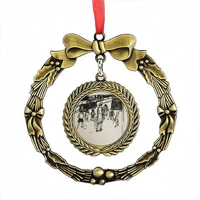 Street Kids Christmas Wreaths Pendant