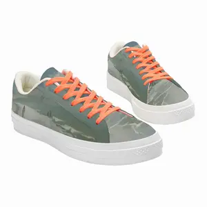 Men Storm By The Sea Low Top Canvas Shoes